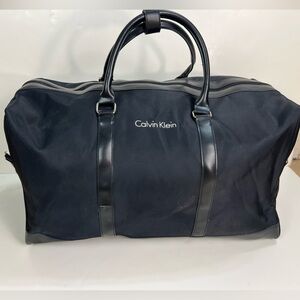 Calvin Klein Duffel Bag ,Cloth luggage ,Long handle carry on shoulder, Grunge